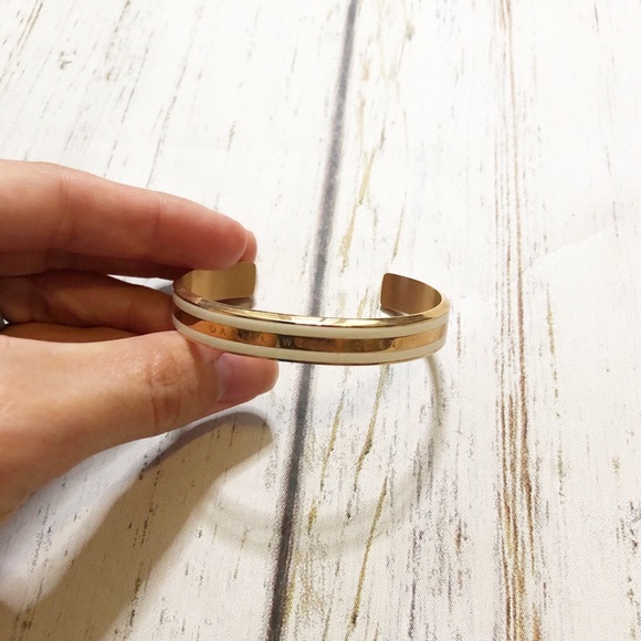 Daniel Wellington white/ gold like colored open bracelet - Picture 7 of 8